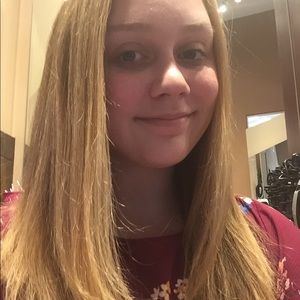 Meet your Posher, Elyssa